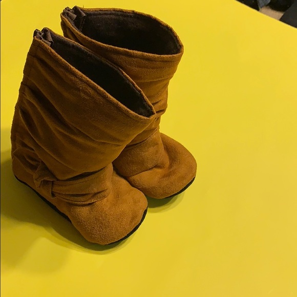 Gracious May Booties with bow - Picture 2 of 5